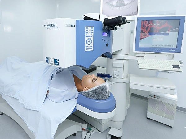 moderno centro cirurgico com a mais alta tecnologia com o fentosecond lasik